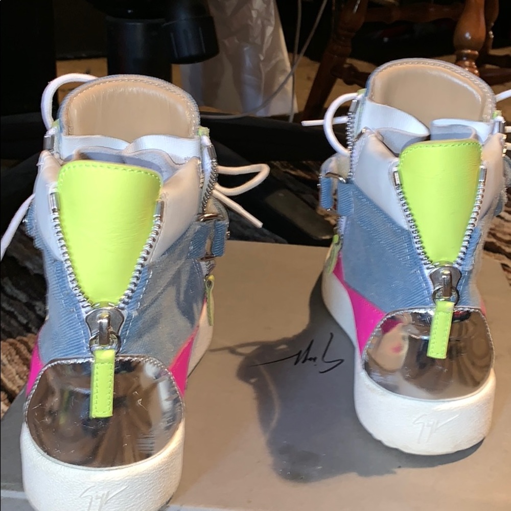 Designer 👩🎨 sneakers - Picture 4 of 7